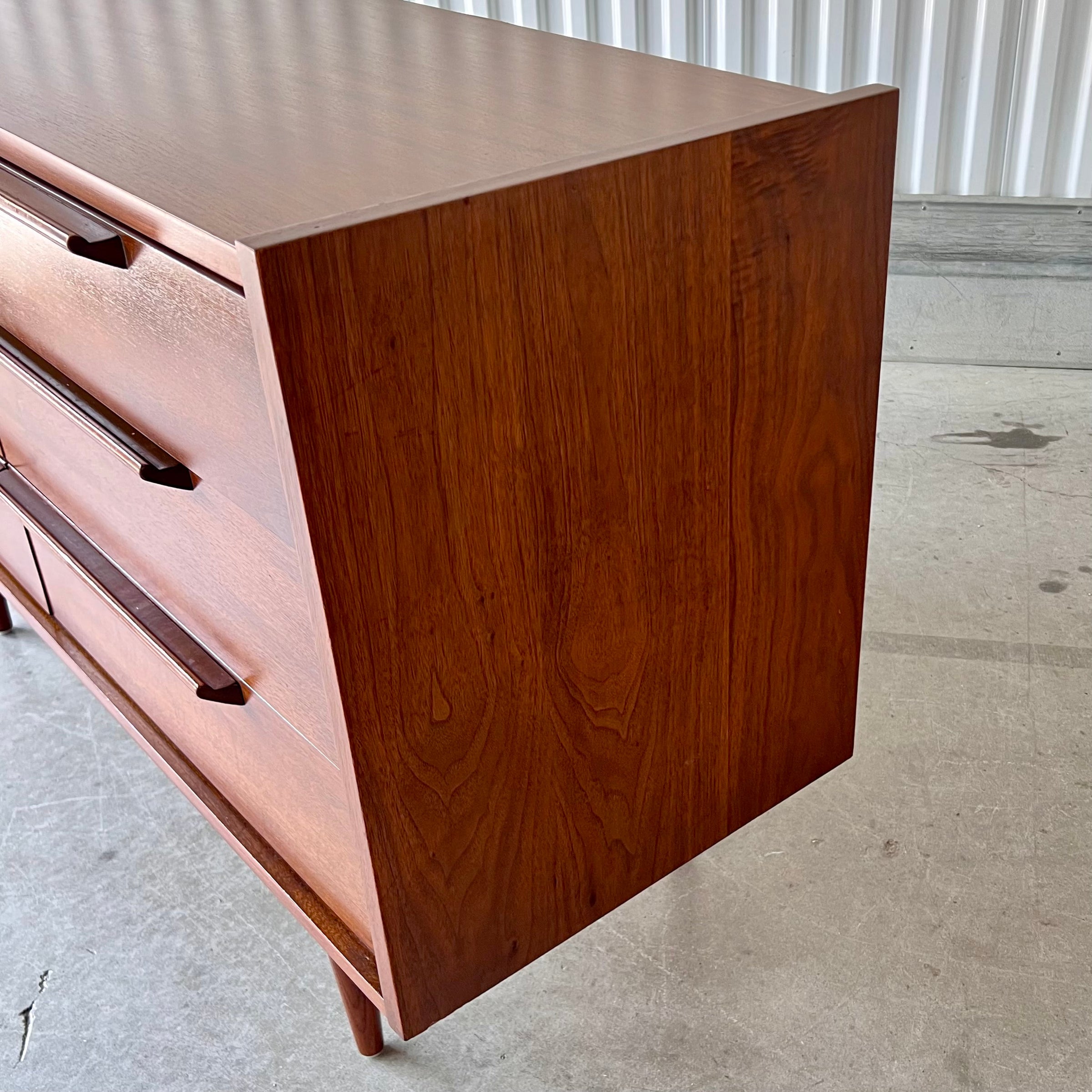 Vintage Mid Century Modern 2-Piece Bedroom Set by United Furniture | The  Eclectic Den