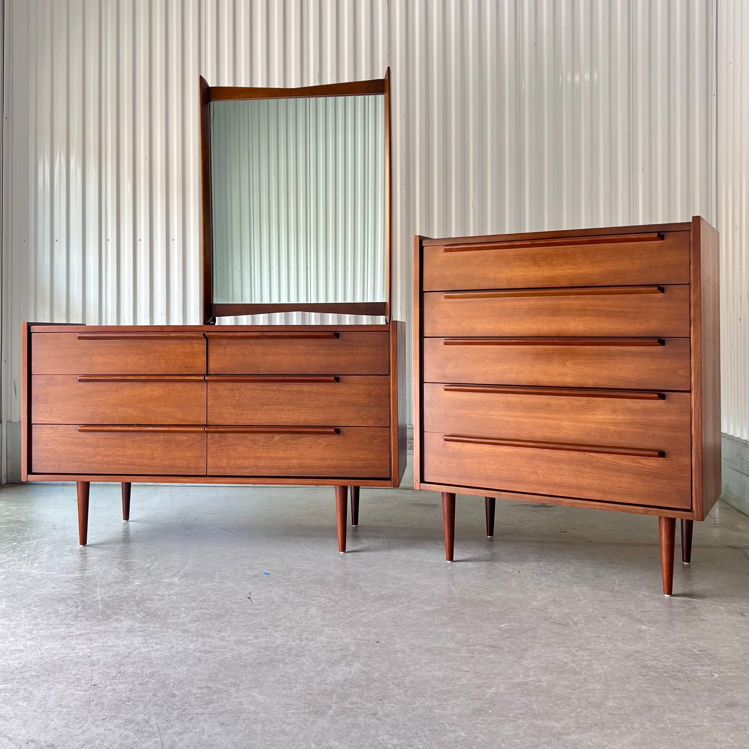 midcentury額 ?bucket=cdn.attic.city&key=